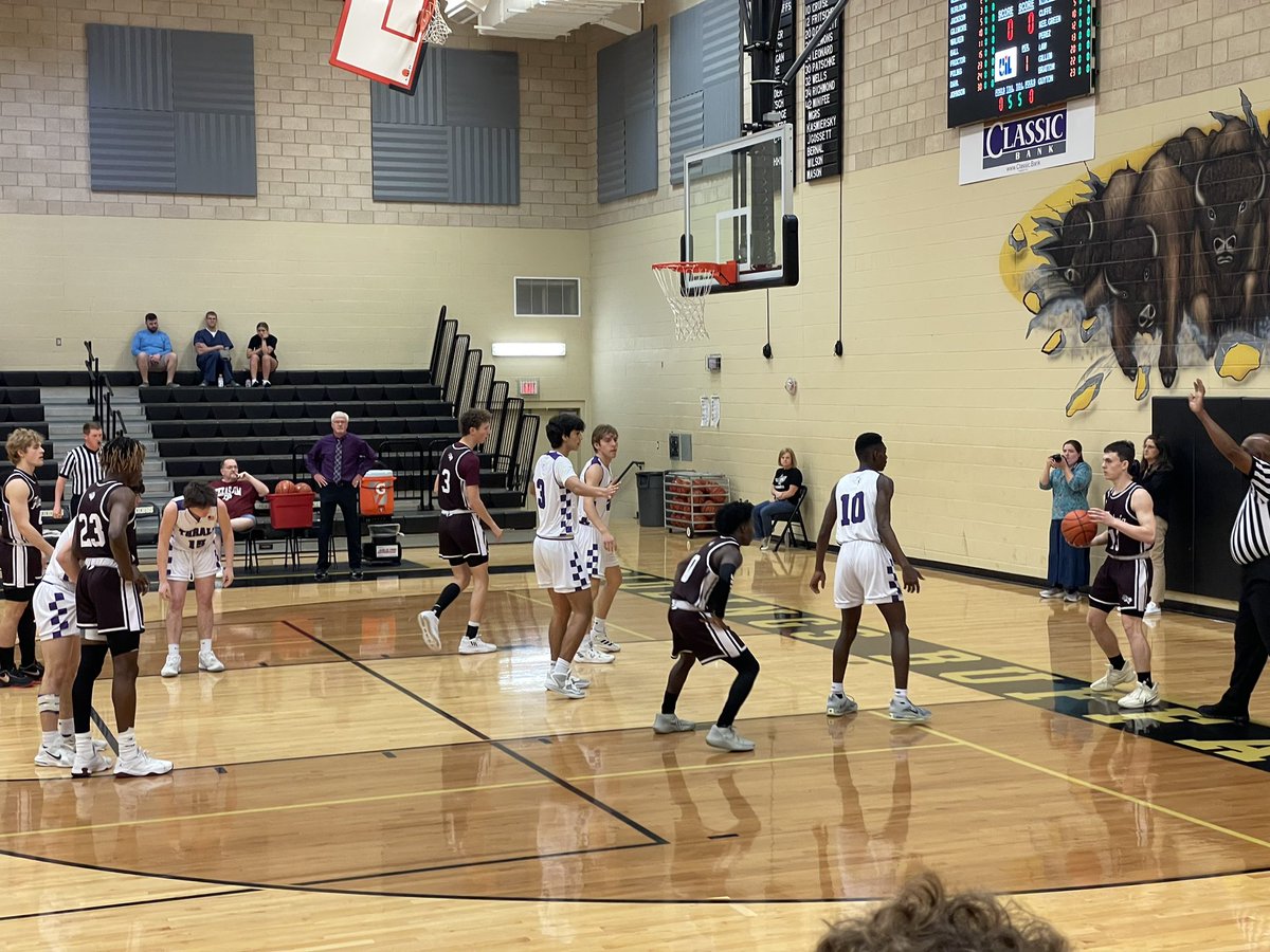 flatoniadogs's tweet photo. Bulldog 🏀 defeat Thrall tonight in the first round to win Bi-District. Great job men! #flatoniaproud https://t.co/s1RAEXC3zn
