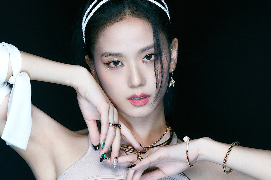 soompi's tweet photo. #BLACKPINK’s #Jisoo Kicks Off Filming Abroad For Her Solo Debut MV
https://t.co/osUl4Kov8B https://t.co/leAEeBc05L