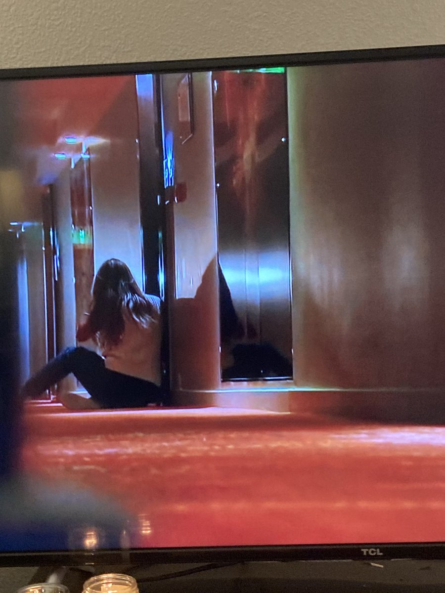 JanieKluempers's tweet photo. It’s giving “Love is Blind” vibes #TheBachelor https://t.co/XJ0Q1iagTF