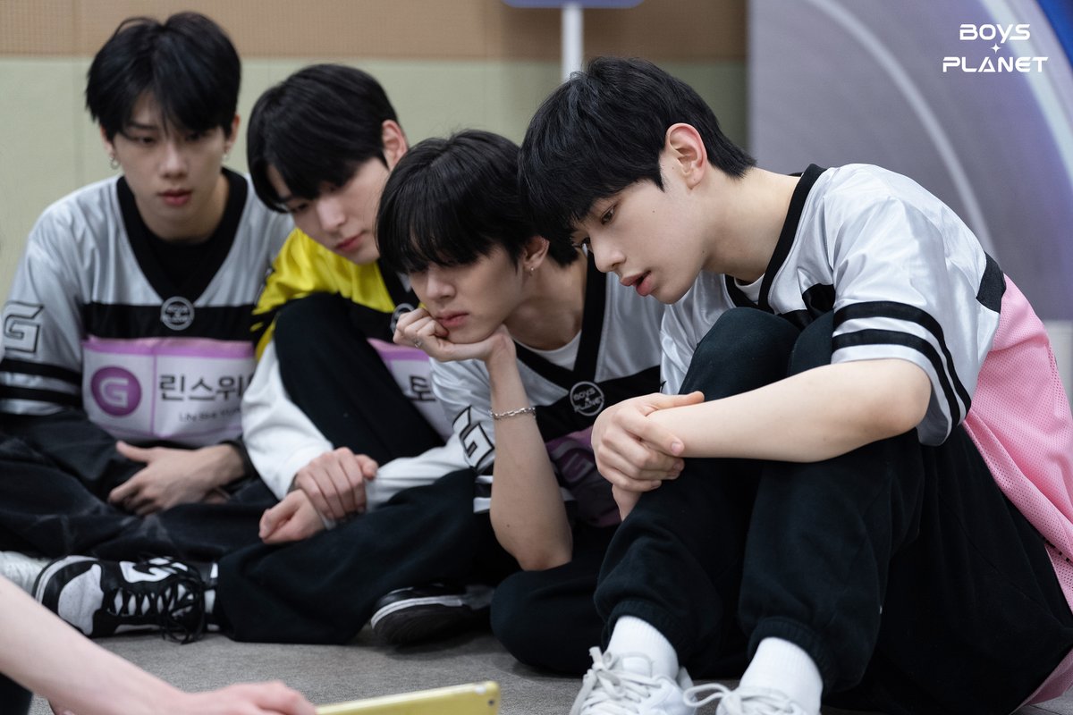 _mnetboysplanet's tweet photo. <K vs G 그룹 배틀> 연습실 비하인드 포토 공개📸

🎵맛(Hot Sauce) | G그룹
 
연습 중에도 뽜이팅 넘치는 소년들( °̀ᗝ°́)و.*･ﾟ✧
남은 <K vs G 그룹 배틀> 무대도 많.관.부💖

소년들의 더 많은 정보는?
▶ 프로필 링크 확인하세요!

<#BOYSPLANET>
매주 목요일 저녁 8시 50분(KST)

#보이즈플래닛 https://t.co/eDPPil3kqs