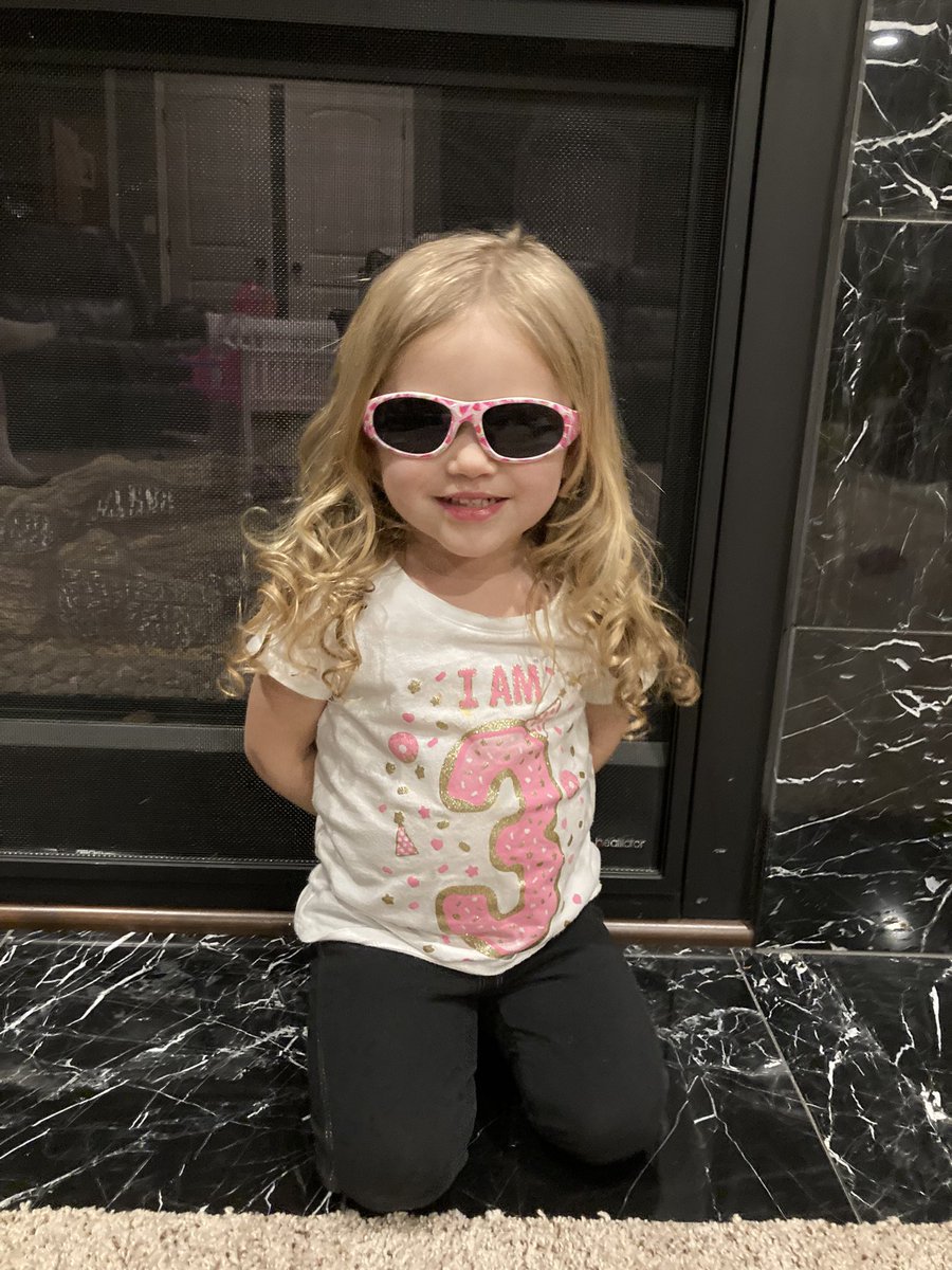 TaraDlouhy's tweet image. Happy 3rd birthday to our sweet pea! #mybaby #babymodel #slowdowntime