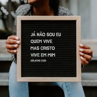 Tenho ouvido uma frase bem recorrente: você pode ser o que você quiser.
O que Jesus fala pra mim e pra você é que precisamos renunciar o eu. Não, eu não posso ser o que quiser, Cristo é que vai dizer o que eu posso ser.