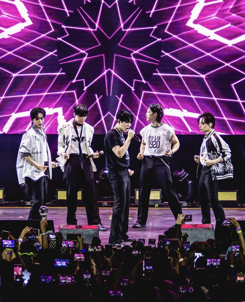 PortalOneusBR's tweet photo. #Fotos 🗓 20.02.23

To Moon foram postadas fotos do Oneus no último show da Tour Reach For Us aqui no Brasil, lá no Instagram da fotógrafa Caroline Dadalto 

https://t.co/WrtPq88xUC

©️ ig.: eitacalorine | Portal Oneus BR 
#원어스 #TOMOON #ONEUS
@official_ONEUS https://t.co/wkoqAz8q8D