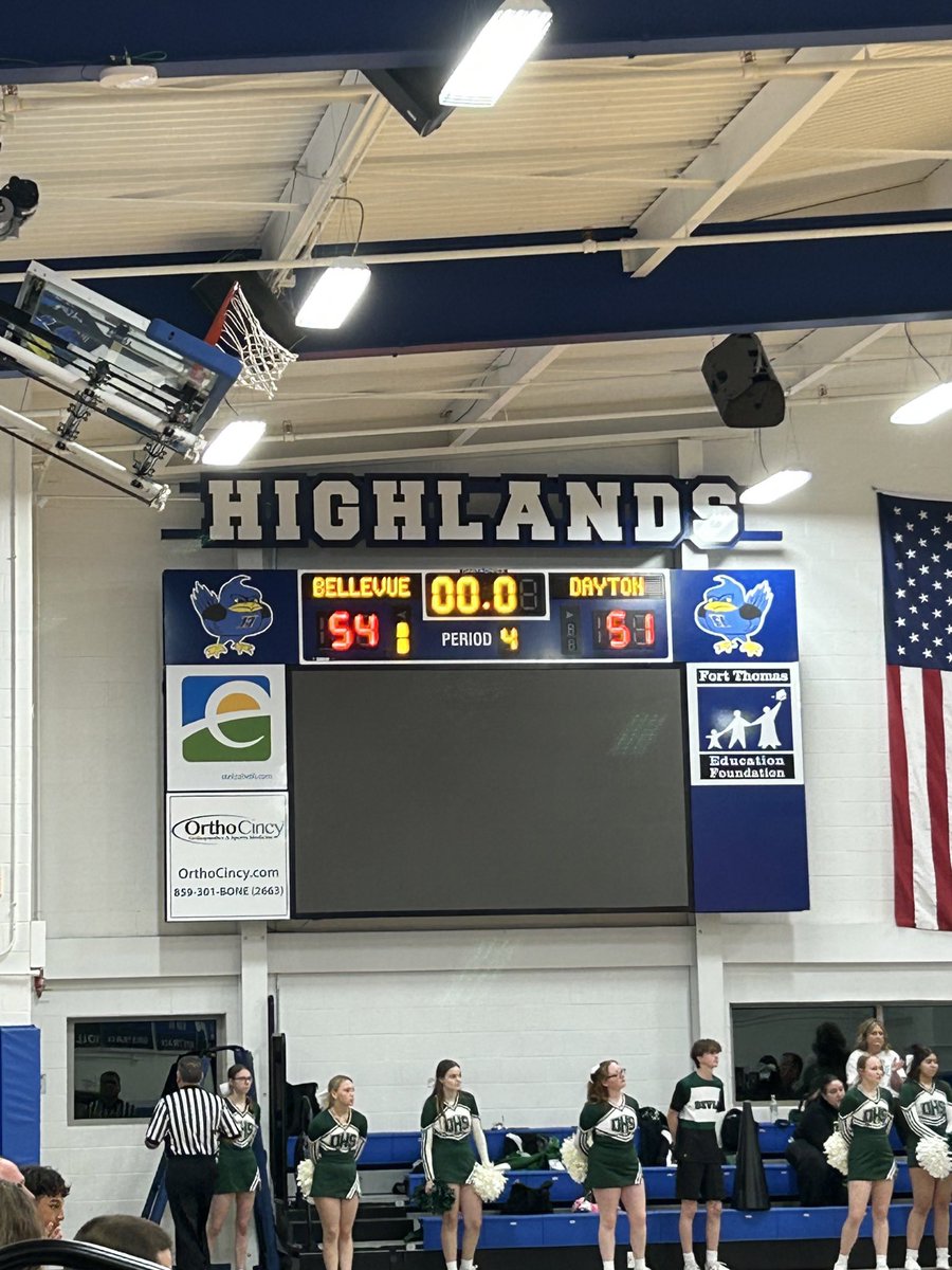 LoveTheVue's tweet photo. Congrats to both basketballs teams on their big wins over rival Dayton! On to the semifinals! #lovethevue https://t.co/xr3k9AqDVJ