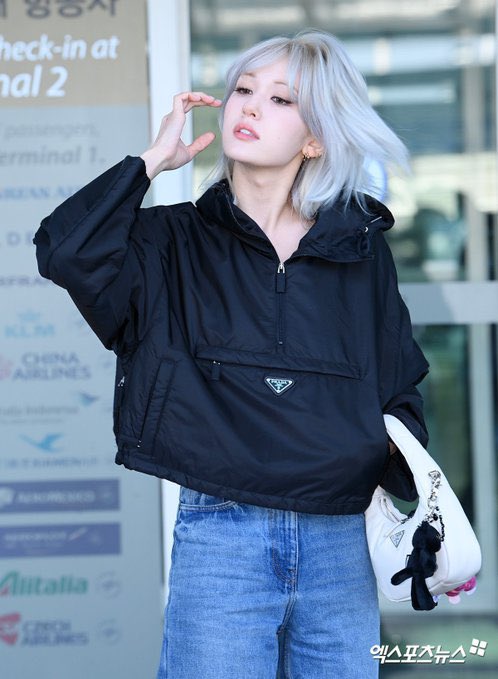 somichileofcl's tweet photo. SHE LOOKS LIKE A MODEL FR 😭
@somi_official_ have a safe flight baby 🫶🏻

#SOMIxPRADA
#SOMIinMilan
#WelcomeToItalySOMI
#JeonSOMilano
#PradaxSomi
#전소미 #소미 https://t.co/rCmFfBrxbN