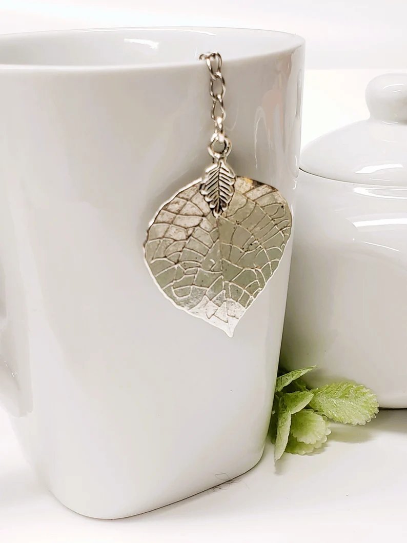 annimae9's tweet photo. Aspen Leaf Tea Ball, Tea Infuser for Loose Leaf Tea, Tea & Herb Infuser, Stainless Steel Mesh Strainer #easylifeinspirations #aspenleafteaball #teainfuser #looseleaftea #teaandherbinfuser #stainlesssteelmeshball #tealoversgift https://t.co/OXf1BK0JXG https://t.co/9A7UUAvXlX