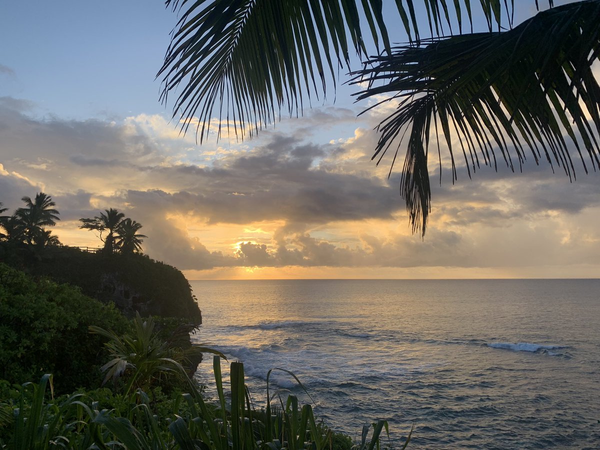 manasazae's tweet photo. Here I am in #RockofPolynesia 🇳🇺
#Niue #ニウエなう https://t.co/LBc8S6p3iB