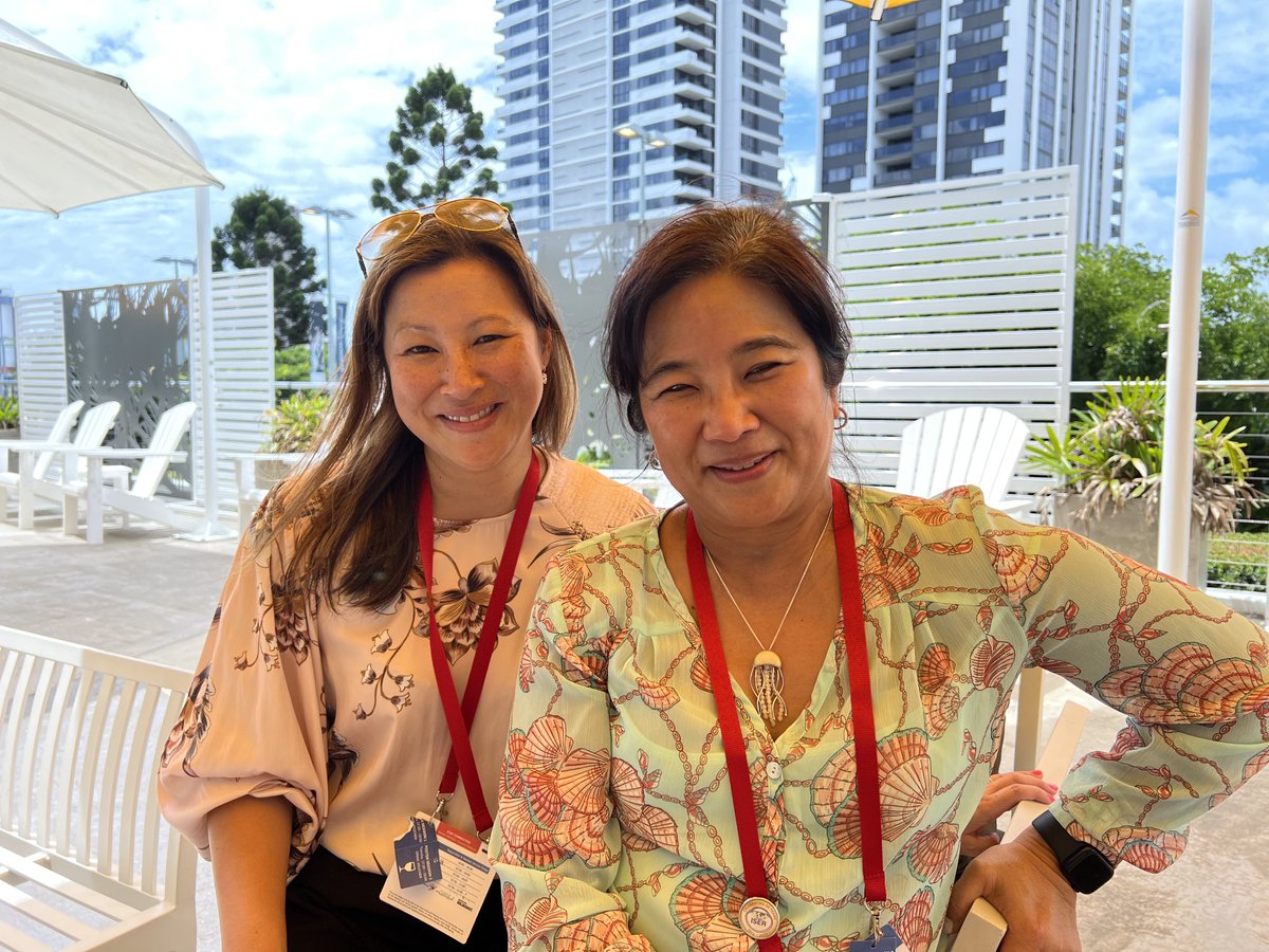 DrSyMoroi's tweet image. Enjoy making new friends with Julie Lim of Auckland ⁦@iserworld⁩. #cataract #freeradicals
