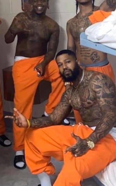 the reason I can’t be a correctional officer 😩