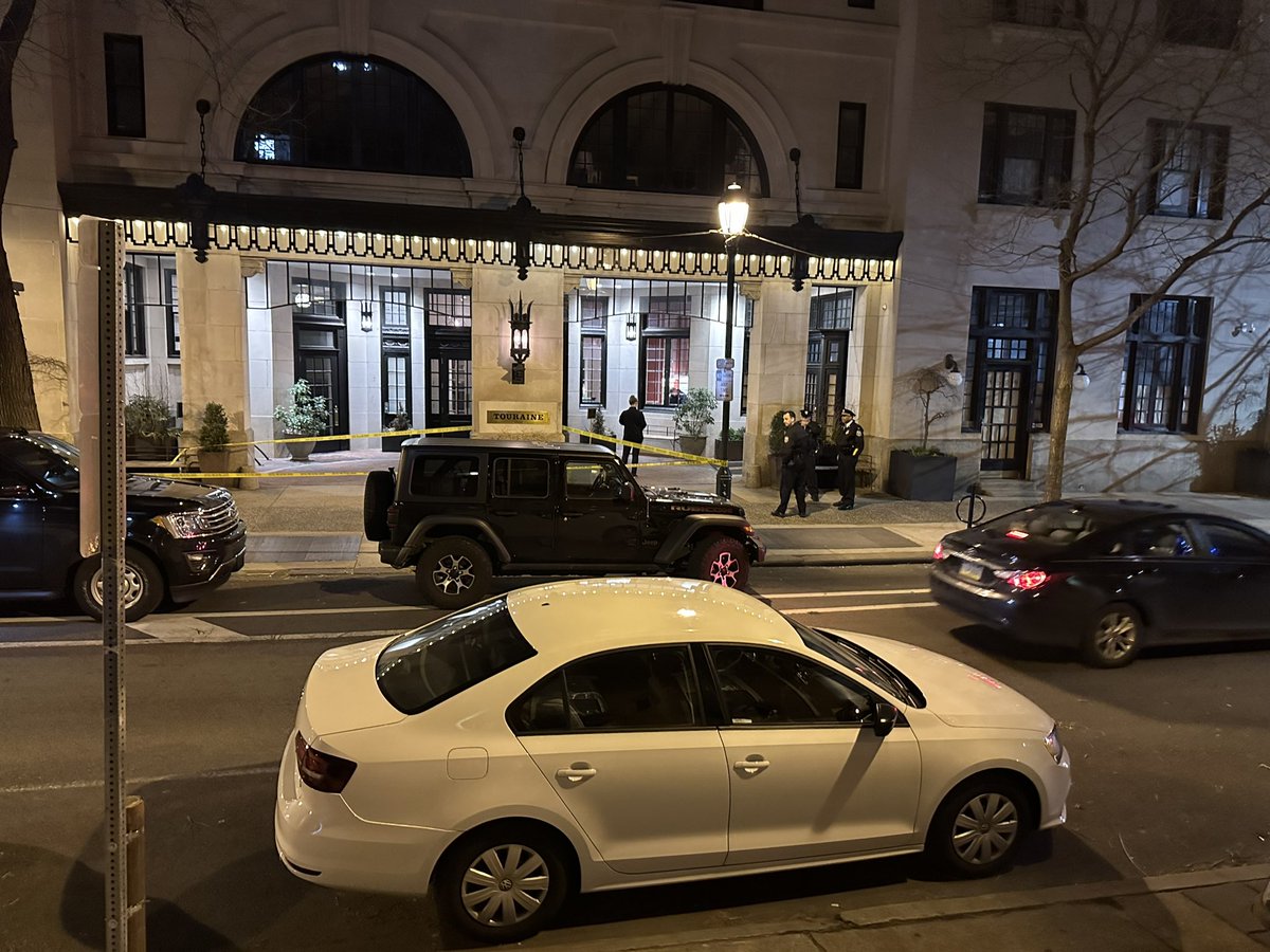 It’s confirmed that an FBI agent who Iives at the #Touraine #rittenhousesquare shot another woman’s dog tonight right there on the sidewalk.