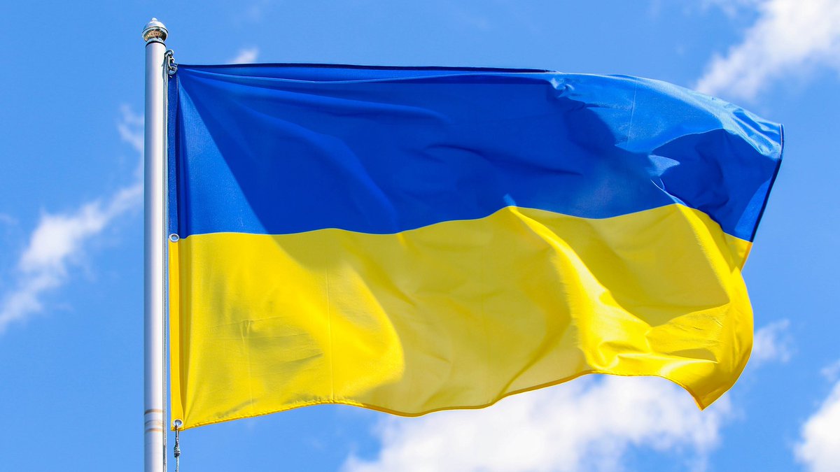 JDLuckenbach's tweet photo. Today, Biden sent a message that America will always defend democracy.
These colors donโt run.
#USA
#Ukraine
#Courage
#Maddow https://t.co/Wr88b7yYTs