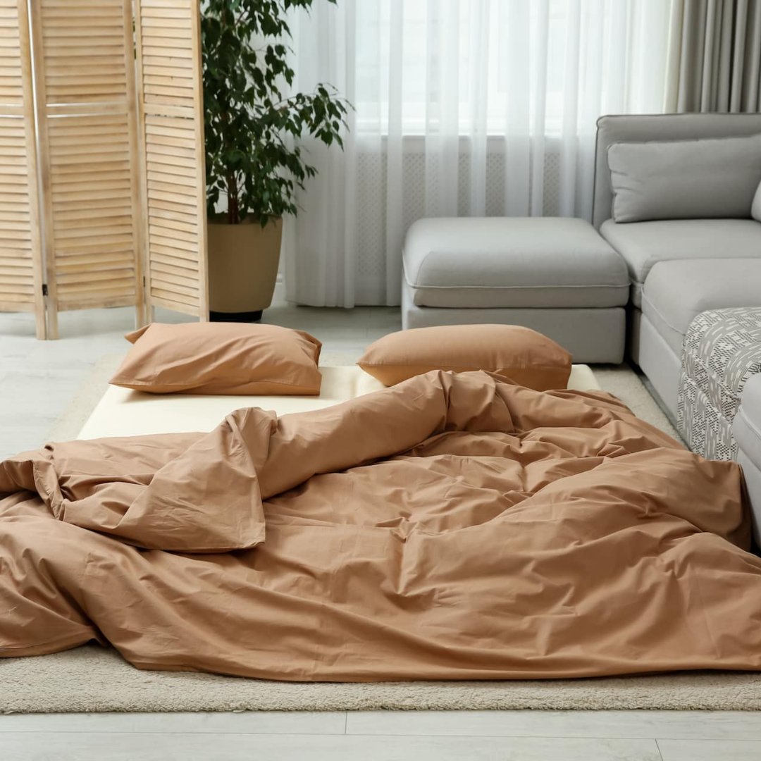 Chatter_Source's tweet image. Need extra sleeping space without taking up too much room? A foldable mattress is a great, compact solution for any home. It&apos;s also the perfect way to make your living area an accommodating one! 

Here are 8 foldable mattresses for quick and comfy beds!
bit.ly/3hVe1kC