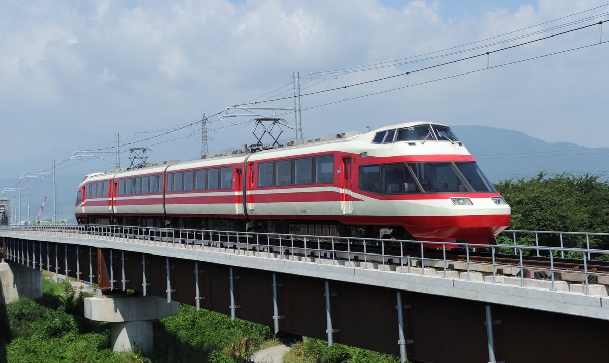 「新駅弁ひとり旅」第34話載りました。よろしくお願いします!🙇♂️長野電鉄はタイムスリップしたかの様な懐かしい電車がいっぱい😄菜々とママの心も置き忘れた過去に・・ #新駅弁ひとり旅 #漫画アクション #TABILISTA #駅弁タビリスタ #櫻井寛 #長野電鉄 #北信濃ワインバレー列車ゆけむり