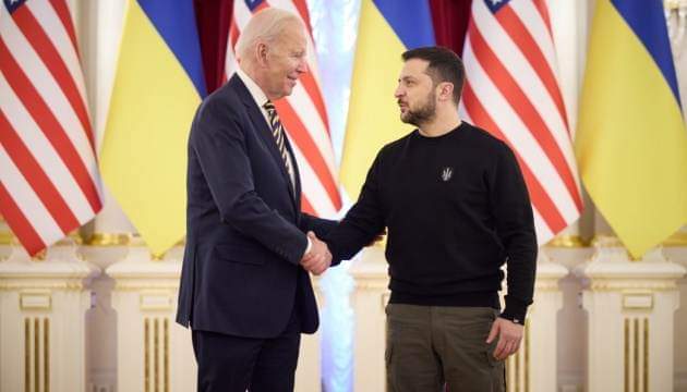 UkiLifeAbroad's tweet photo. President Biden also met with Ukrainian government officials and held a joint press conference with President Zelenskyy at the Presidential Palace.
#ukraine #usa #usukrainepartnership #biden #zelenskiy_official #kyiv #diplomacy #standwithukraine #ukilifeabroad https://t.co/Op1yIKjp1r