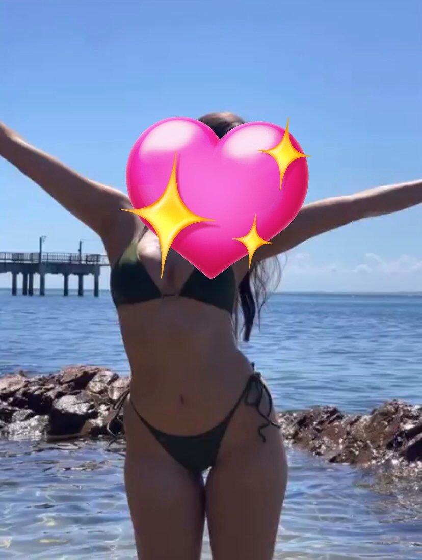 Se este tweet pegar cem comentários usando a tag, iremos postar essa foto pouco vista da mami

ANNA NA VILA ISABEL