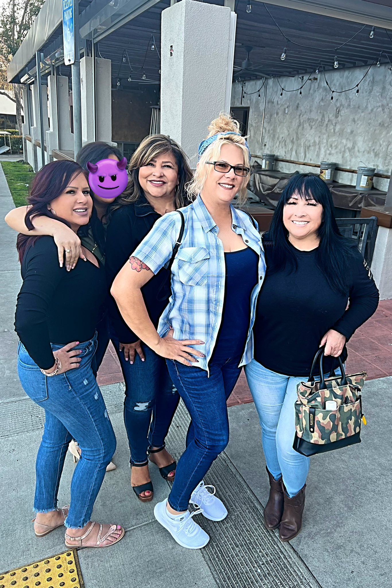 🌙Luna Marie 💋💋🇺🇸 on Twitter: "Lunch with these fabulous ladies. @dvel86