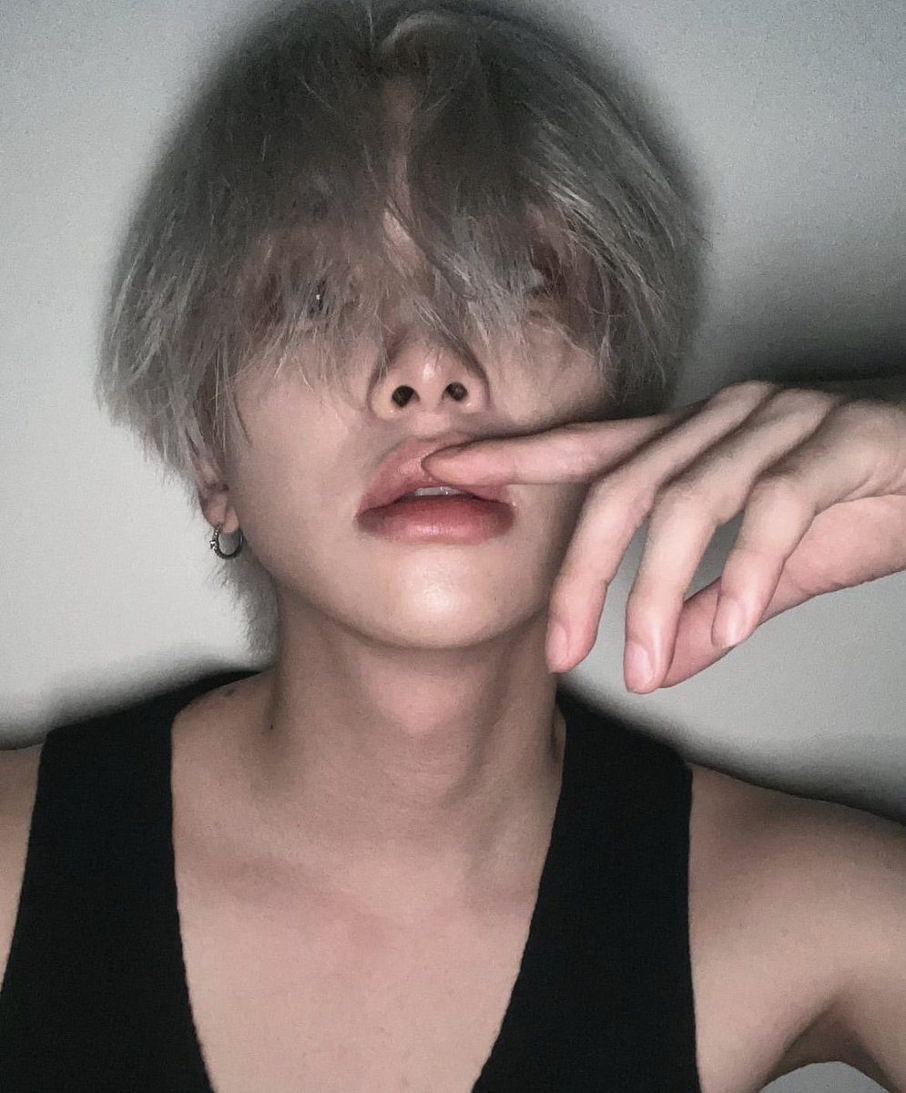 dongyeolvr's tweet photo. vote for the prettiest trainee in boysplanet https://t.co/4SyTqdJUis