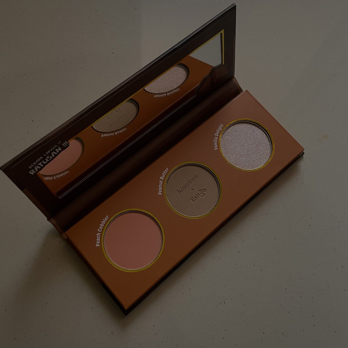 azeclair's tweet photo. Giveaway face palette Luxcrime x Tango untuk 1 orang ya✨

—follow
—retweet
—like
—reply “mau tango”

Diumumin next week, ga perlu bayar ongkir. Good luck🫶 https://t.co/qrsgbPDLD7