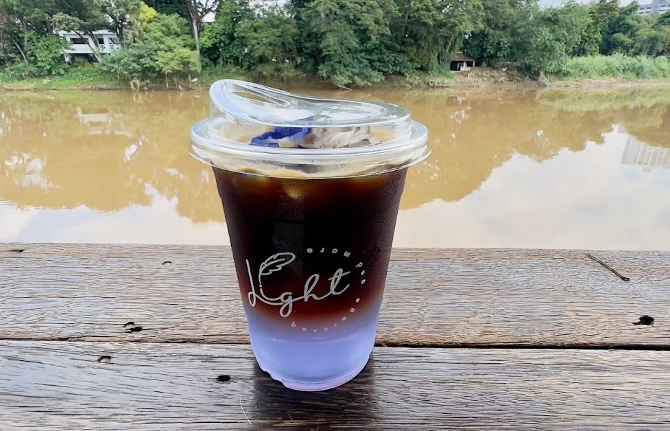 Barista_TH's tweet photo. Light Beverage and More📍ร้านเล็กๆน่ารักริมแม่น้ำปิง ตรงข้ามถนนเจริญประเทศ 13 จังหวัด #เชียงใหม่ เมืองแห่งคาเฟ่นี่เอง! (ร้านอยู่ในซอยเล็กๆ)
ตัวเลือกกาแฟมากมาย มีดริปไทย ดริปนอก แต่ไฮไลต์ที่ไม่ควรพลาดเลยคือ Coconut Americano หวานหอมละมุนสุดๆ
#BaristaTH @aroii @CAFETELLER https://t.co/PCXAUyX6bO
