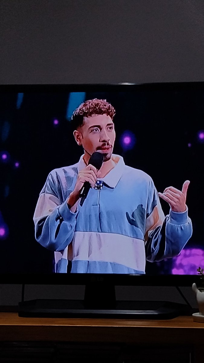 Cata_a_latin's tweet photo. Diego Urrutia es el ejemplo de que las cosas sí se pueden hacer a última hora chiques 

#festivaldeviña #viña2023 #vina2023 #dieguito #DiegoUrrutia https://t.co/R1mYQxaUzt