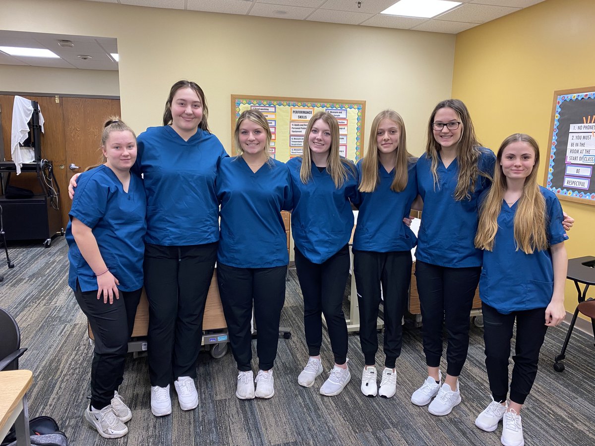 topperschool's tweet image. The CNA students, under the leadership of instructor Hannah Reed,  have had a great first two weeks of their clinical rotation. Students are putting all of their knowledge to great use and doing an excellent job in the clinical setting.  Stay tuned to hear what is next. #cnaclass
