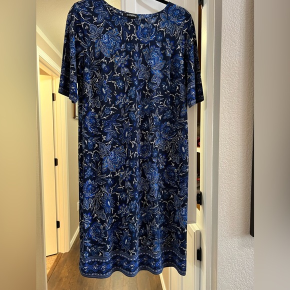 NWJUSTY's tweet photo. So good I had to share! Check out all the items I'm loving on @Poshmarkapp #poshmark #fashion #style #shopmycloset #converse #rozali #bcbg: https://t.co/zhGN2oLdwS https://t.co/nQZCMp8wUF
