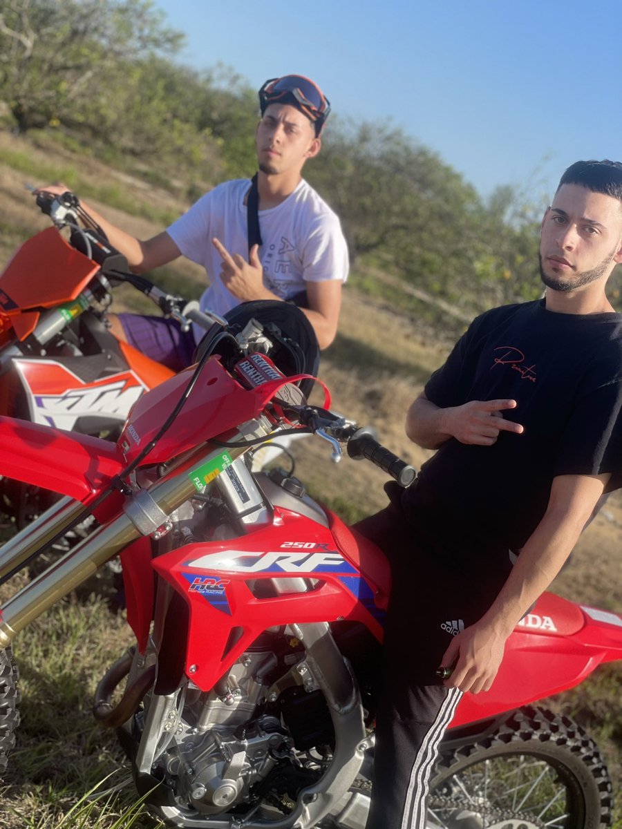 _Rymzh's tweet photo. 🛵💨 https://t.co/ZqHzRwcj2e