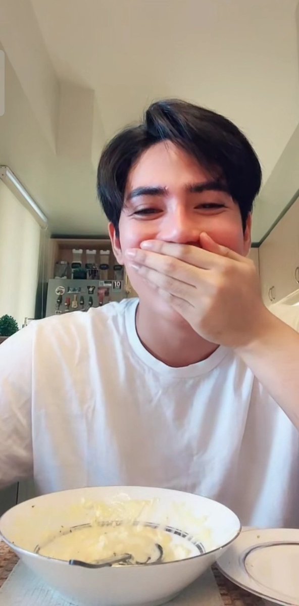 FAtinsky_'s tweet photo. Hindi na ko makapag trabaho bhie 😌 @stellajero_ ang gwapo ng kaharap ko. 

#SB19 @SB19Official  
#SB19_STELL https://t.co/f37izIy9Ys