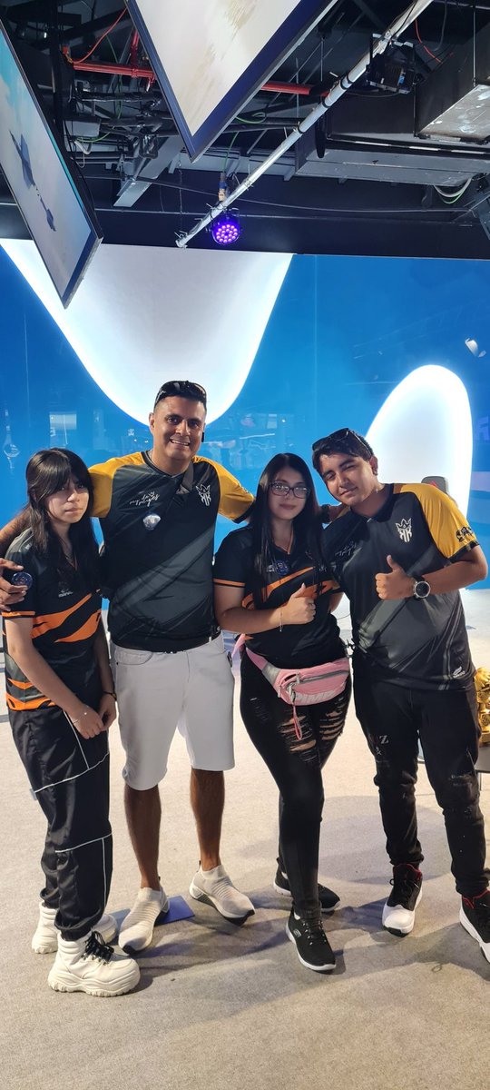 ꓘ亗K_Cesar 👑 tweet media