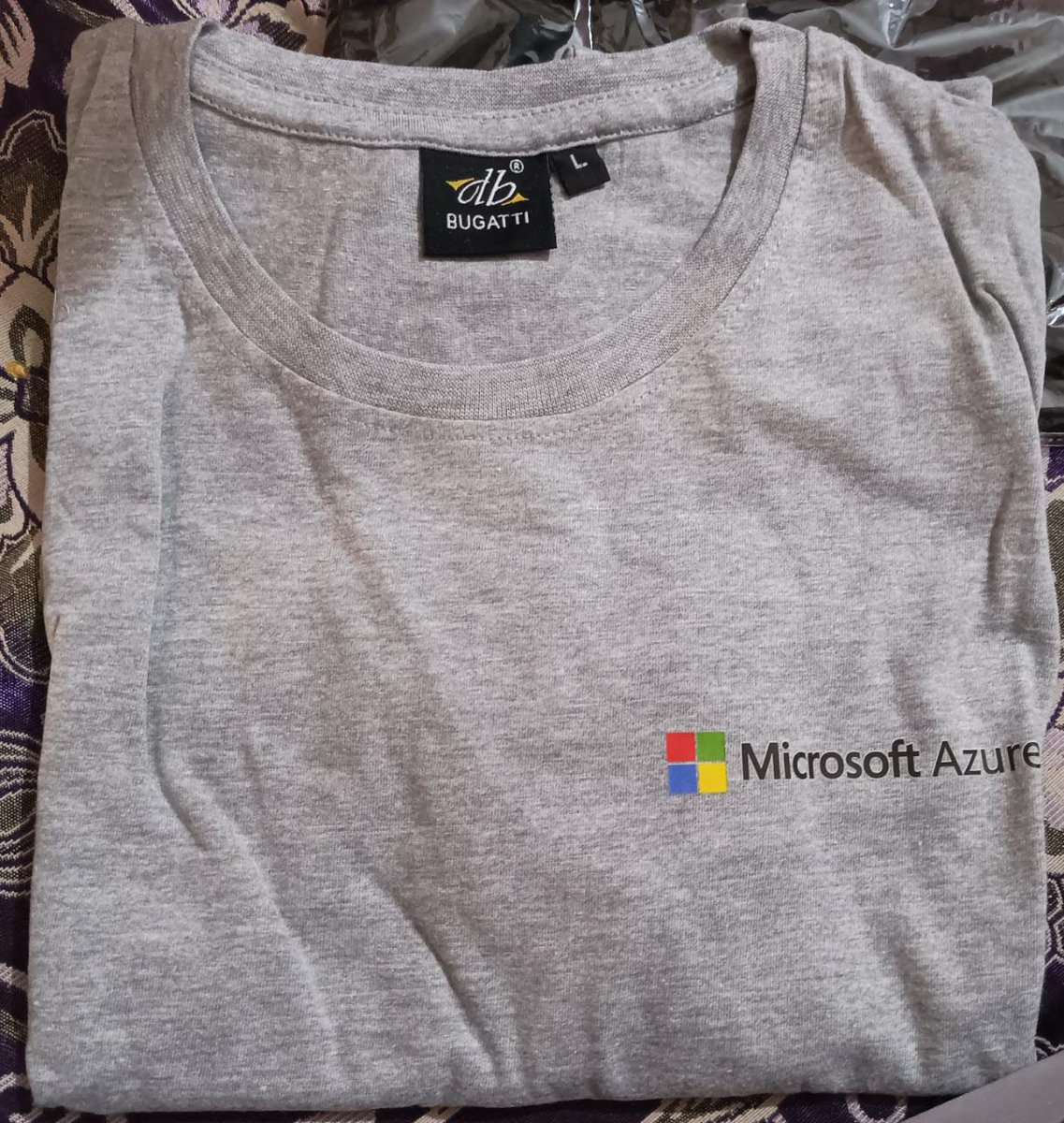 kanak_jadaun's tweet photo. Organizing a #hackathon was a challenging yet rewarding experience & receiving these #goodies is the cherry on top
Thanks to the amazing #team who made it all possible & to the talented #participants who inspired us with their #creativity and #skills
#hackkrmu2 https://t.co/DxUYeetnPl