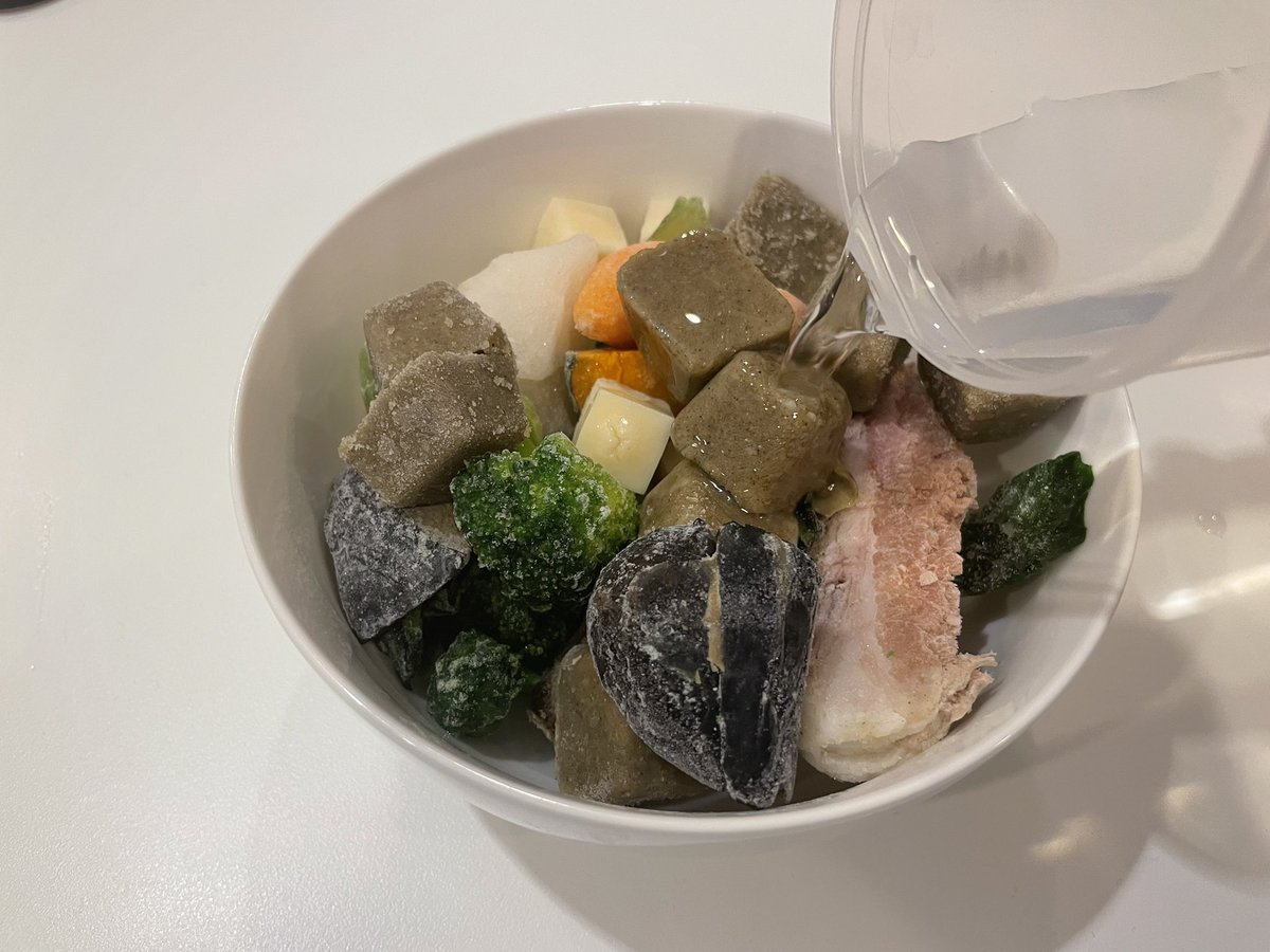 takato_yamato's tweet photo. 完全栄養味噌汁のサブスク「MISOVATION」

水入れてレンチンだけで食べられて、ちゃんと美味しいです。
ちょっと高いなぁとは思うけど、1食分になるので、���リっちゃアリです。

税込885円〜/食 https://t.co/nh0ubkMwI6