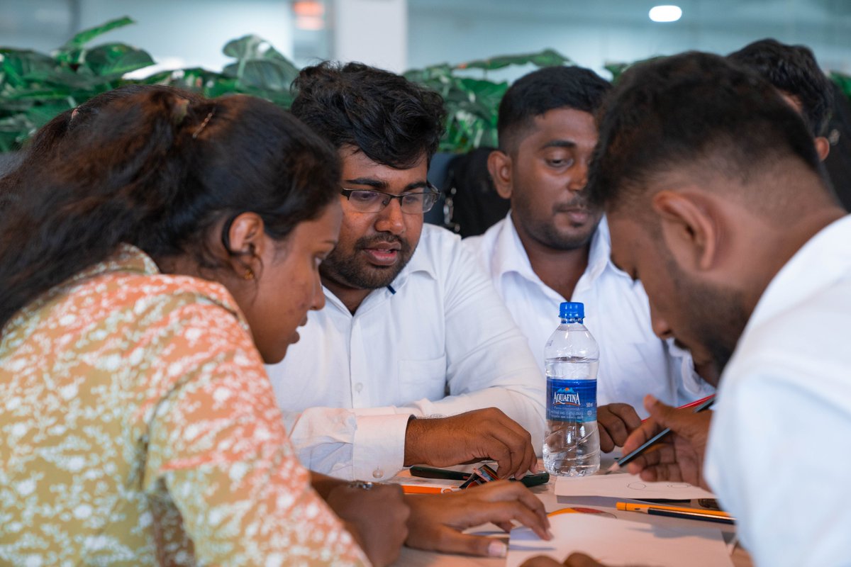 CreativeSoftLK's tweet photo. Another amazing day with 90+ brilliant minds from the University of Ruhuna, Department of Computer Science! π€©
From emerging technologies to agile coaching, our knowledge-sharing sessions were a hit, and our #UniRelations team is on a roll! https://t.co/whqdRZlIry