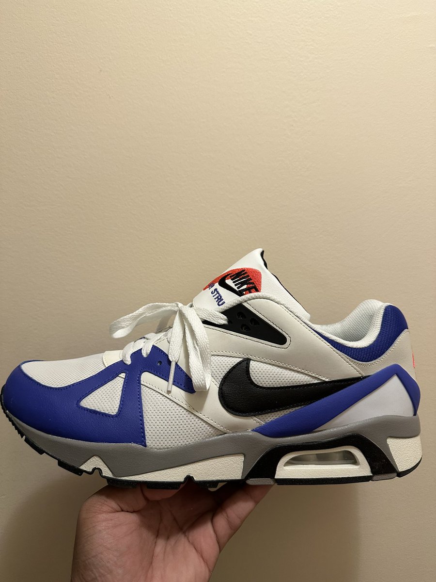 alexfirth21's tweet photo. #KOTD my personal favorite sneaker that turned me into a sneakerhead. #AirStructure https://t.co/M5rtGUZnEX