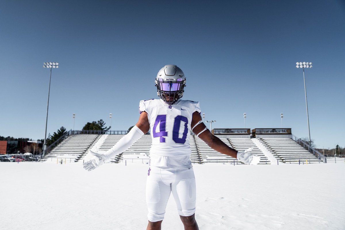 KillianSasse's tweet photo. Truly blessed to announce my commitment with the @BishopsGaiters 💜🐊
Thanks everyone who help me and support me .
Thanks mom for being my number 1 supporter since day 1.
@GaitersHC #GaiterNation #BleedPurple https://t.co/2rBrDzJlGV