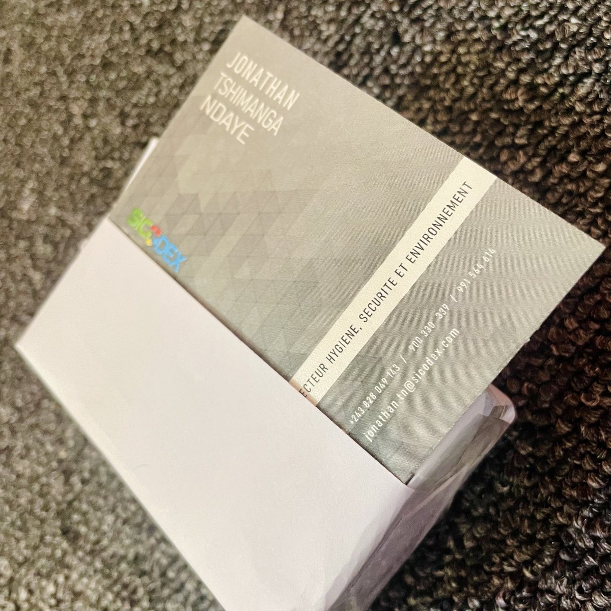 LeloleloService's tweet photo. Pour une entreprise, le bon deal serait aussi d’avoir vos Cartes de Visite à un bon prix!
100 cartes impression de qualité, conception à votre goût, et une finition à la hauteur de votre attente…
Combien? 14$, seulement!
@kakese_leon @PatrickMuyaya @Louangemabaya1 @JopiMutoto https://t.co/Ze7yhjgM0z