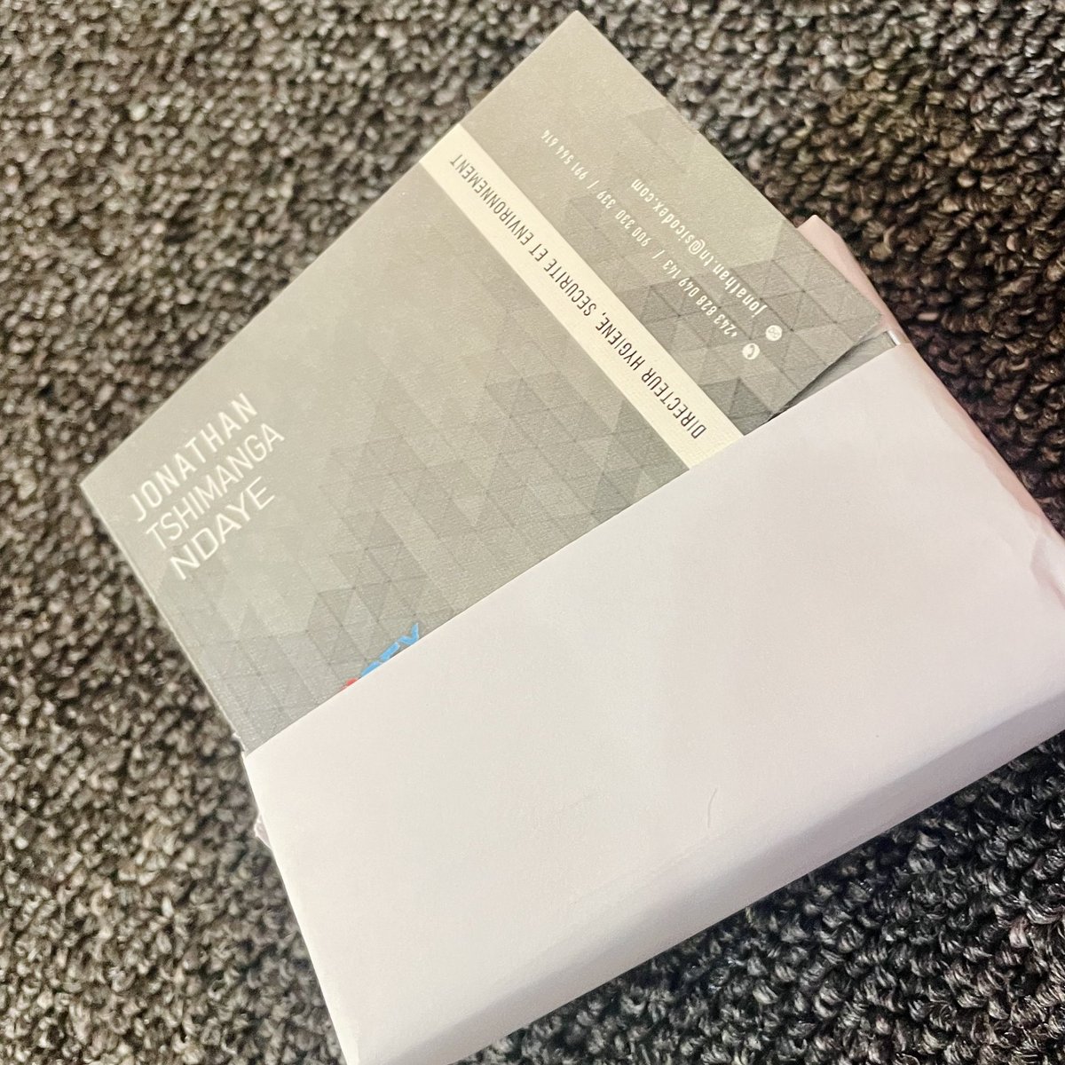 LeloleloService's tweet photo. Pour une entreprise, le bon deal serait aussi d’avoir vos Cartes de Visite à un bon prix!
100 cartes impression de qualité, conception à votre goût, et une finition à la hauteur de votre attente…
Combien? 14$, seulement!
@kakese_leon @PatrickMuyaya @Louangemabaya1 @JopiMutoto https://t.co/Ze7yhjgM0z
