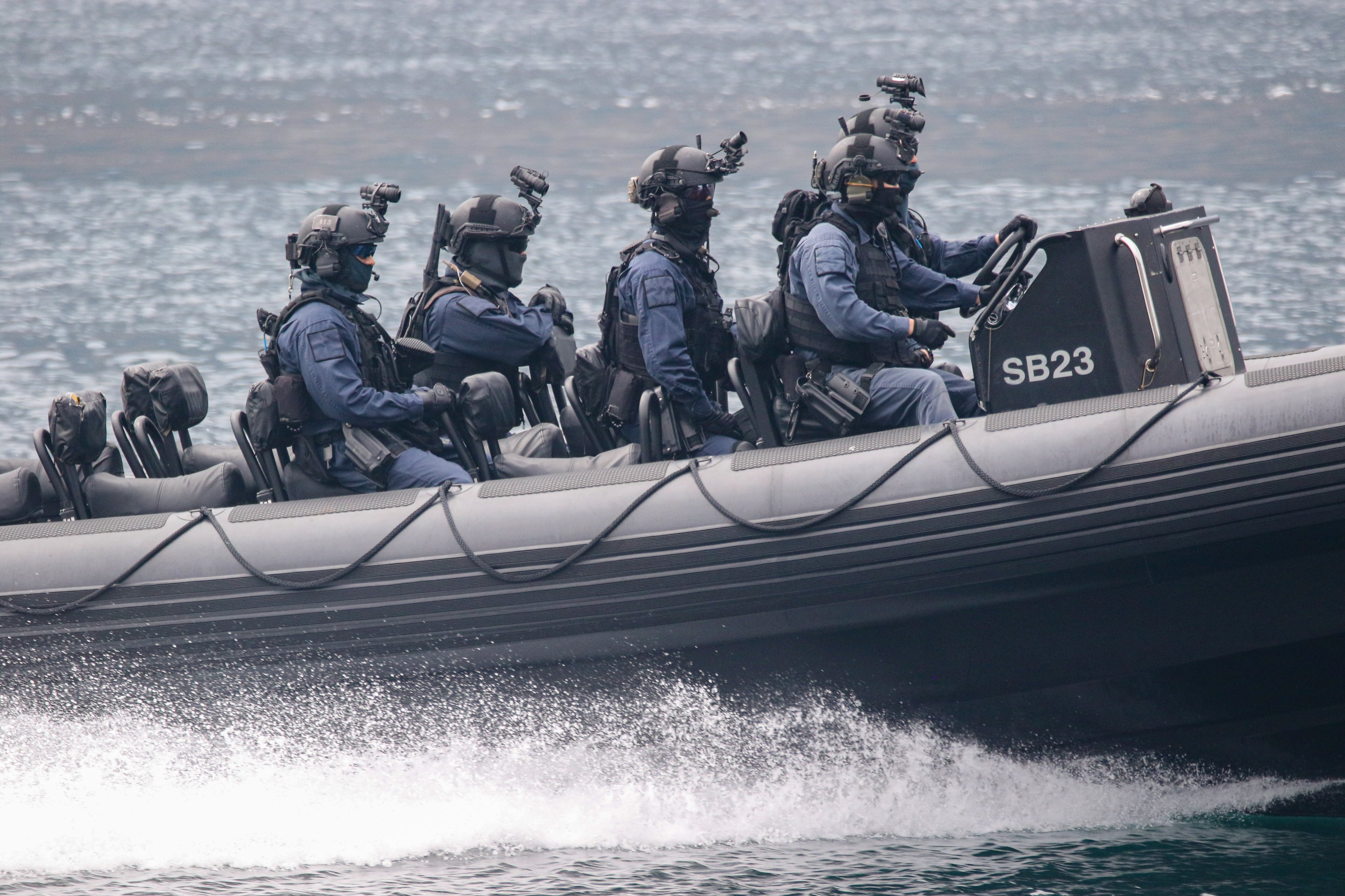 自衛隊 特別警備隊 チャレンジ NBu144＠11/3モデラーズダンジョン в X: „野戦でMP5持ってる。“ / X