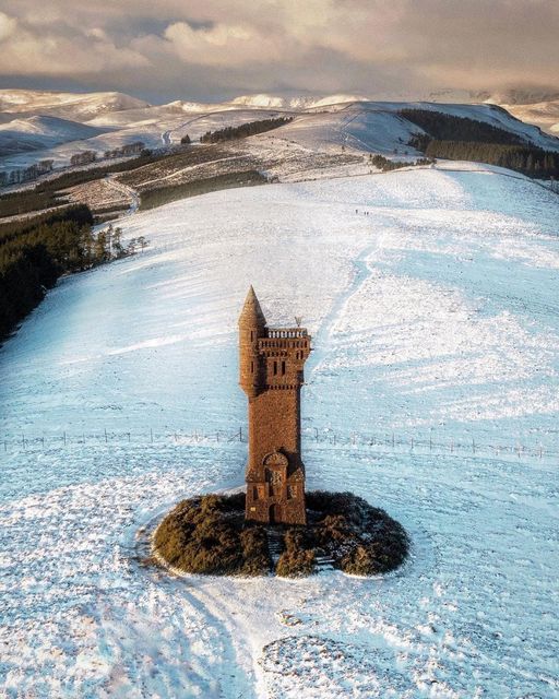 Scottish_Banner's tweet photo. #Winter at #AirlieMonument
π· IG/drewa1983 via #VisitScotland
#LoveScotland #ScotlandIsCalling #ScottishBanner #ScotlandIsNow #Snow #Kirriemuir #Angus #Scotland #ScotlandInWinter #AmazingScotland https://t.co/KlFDyQej7F