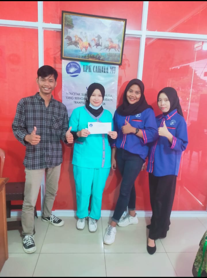 Alhamdulillah keberangkatan sus Siti nasiroh  job art serabutan gaji 2,4+300(uang cuti)🤗
☎️082125284498
#pembanturesmi
#babysitterresmi
#perawatlansiaresmi
#yayasanpembanturesmi
#yayasanbabysitterresmi
#yayasanperawatlansiaresmi
#penyalurpembanturesmi
#penyalurbabysitterresmi