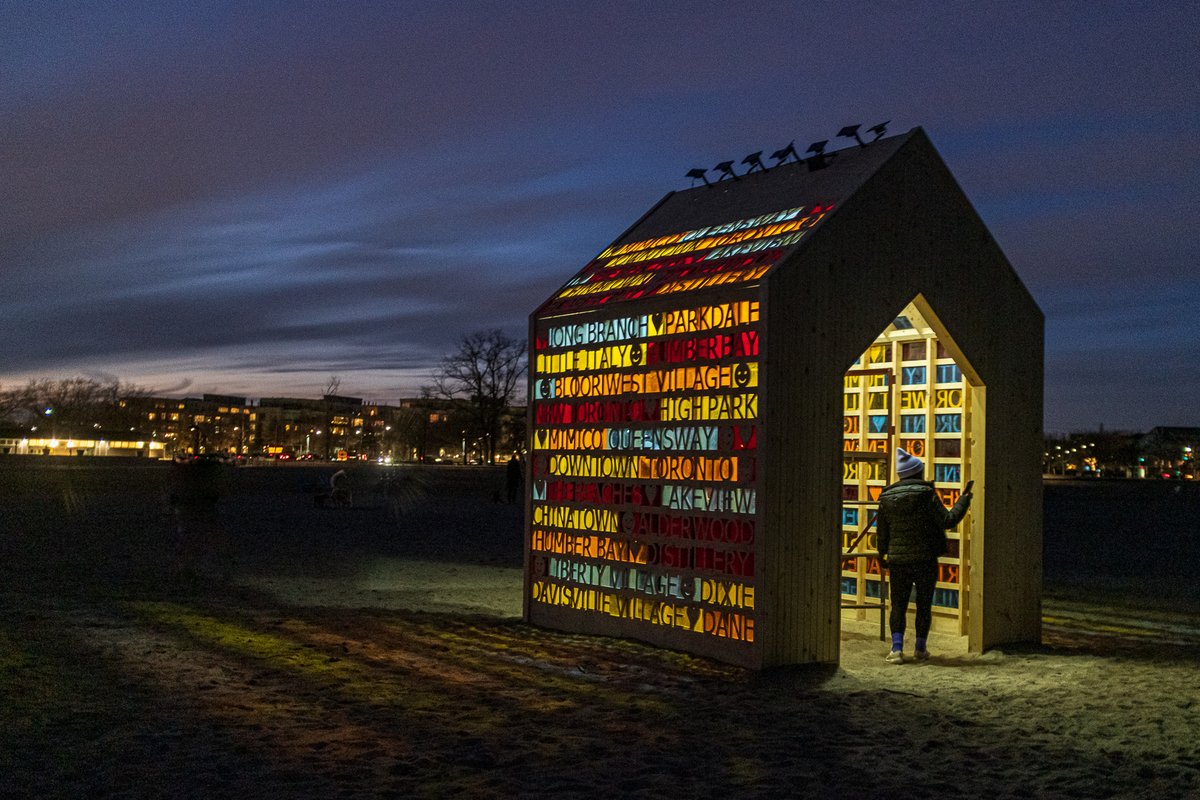 the (Home)
One of the <a href="/winterstations/">Winter Stations</a> at Toronto's Woodbine Beach. 
Designed by <a href="/ScottShieldArch/">Scott Shields Arch</a>.
#fujifilm #x100F #nightwalk
winterstations.com/pastwinners/th…