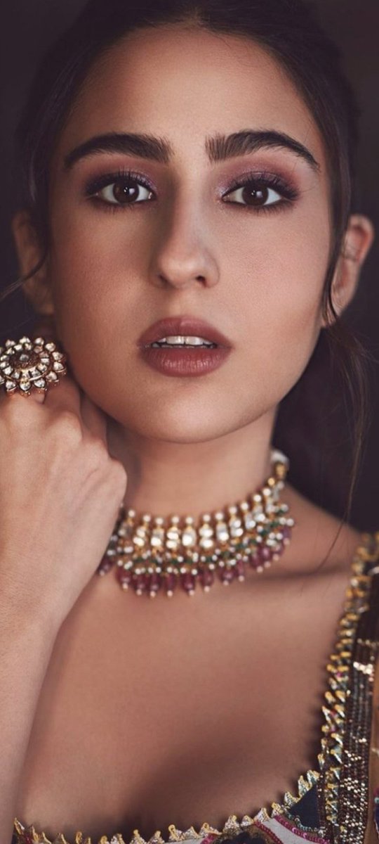 sarastannn's tweet photo. When anybody says !! sara is so pretty 🦅

#SaraAliKhan https://t.co/OF1kodqbZx