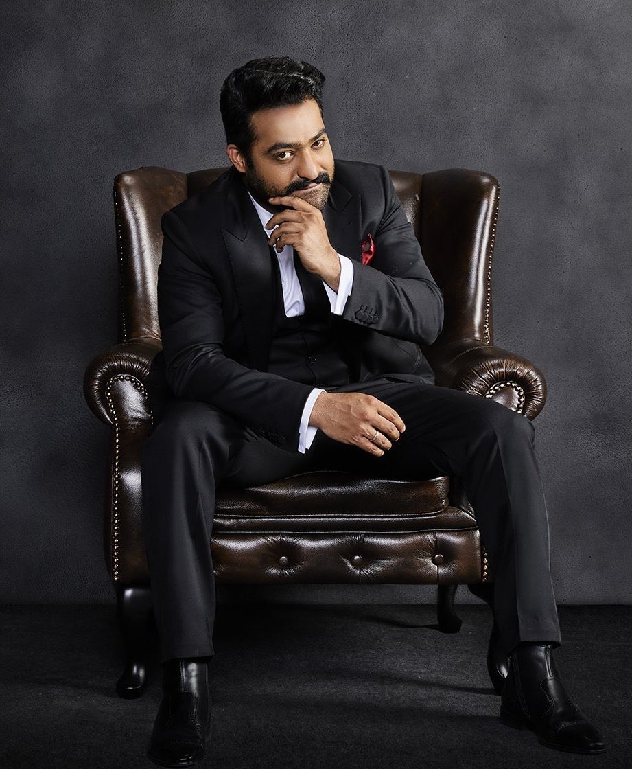 After receiving immense love from his EXTRA large USA fan base during the #Goldenglobes2023, #ManOfMassesNTR @tarak9999 will be travelling for #Oscars    

Fingers crossed for #RRR 🌊🔥

#NTRJr #Oscars2023