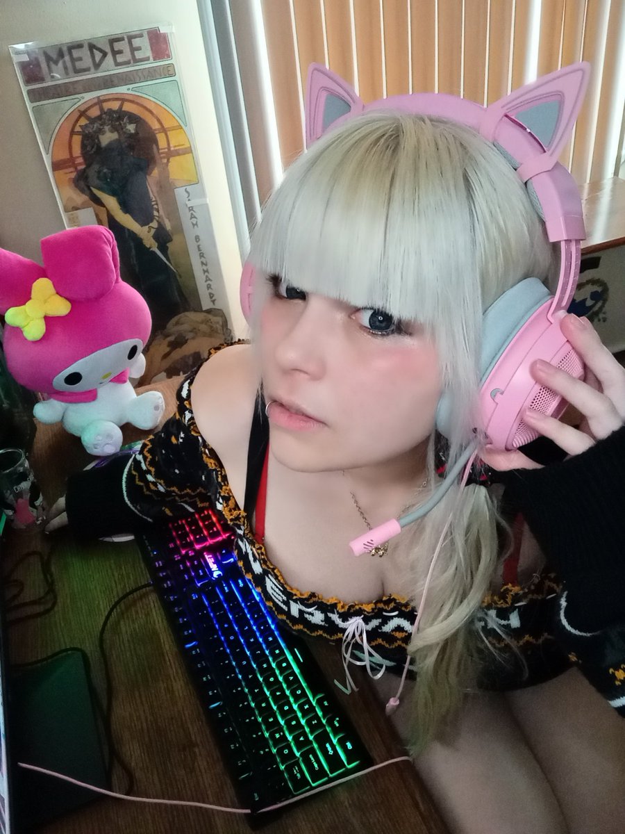 SmallQueenAlice Fansly Top 5.95%’s pics and videos