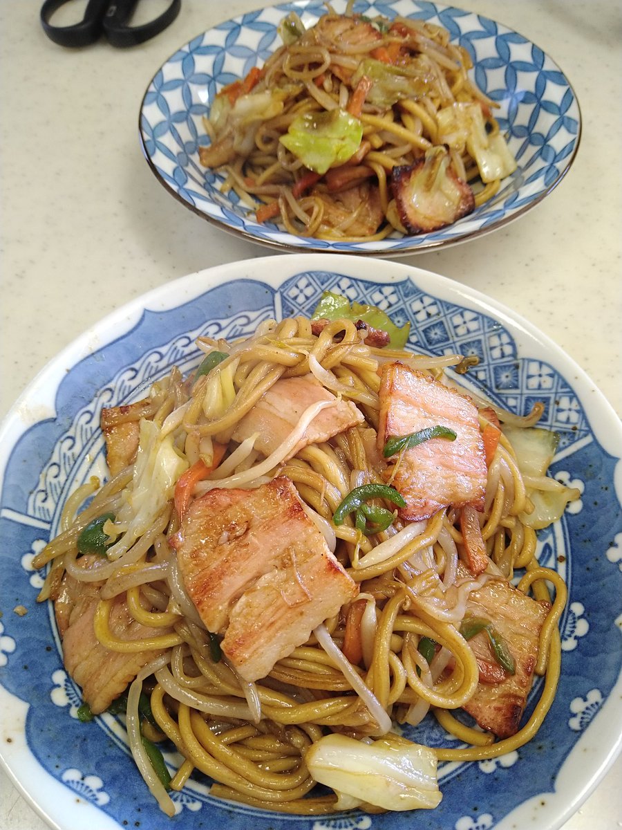 焼きそば(゜д゜)ウンマーイ 