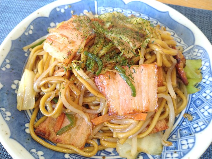 焼きそば(゜д゜)ウンマーイ 