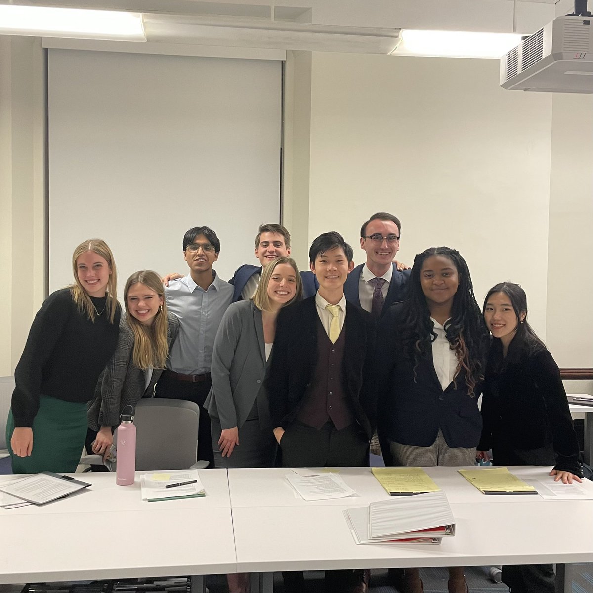 Yale B and C competed in the New London Regionals this past weekend! Opening Round Championship Series, here we come 👀💡