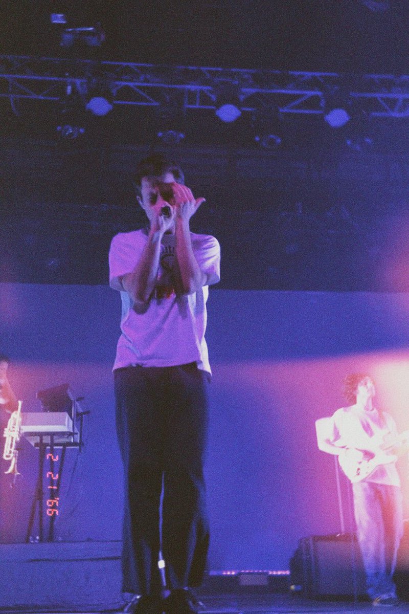 Wallows live in Bangkok full feel my heart 😭❤️ Thank you boys <a href="/wallowsmusic/">Wallows</a>