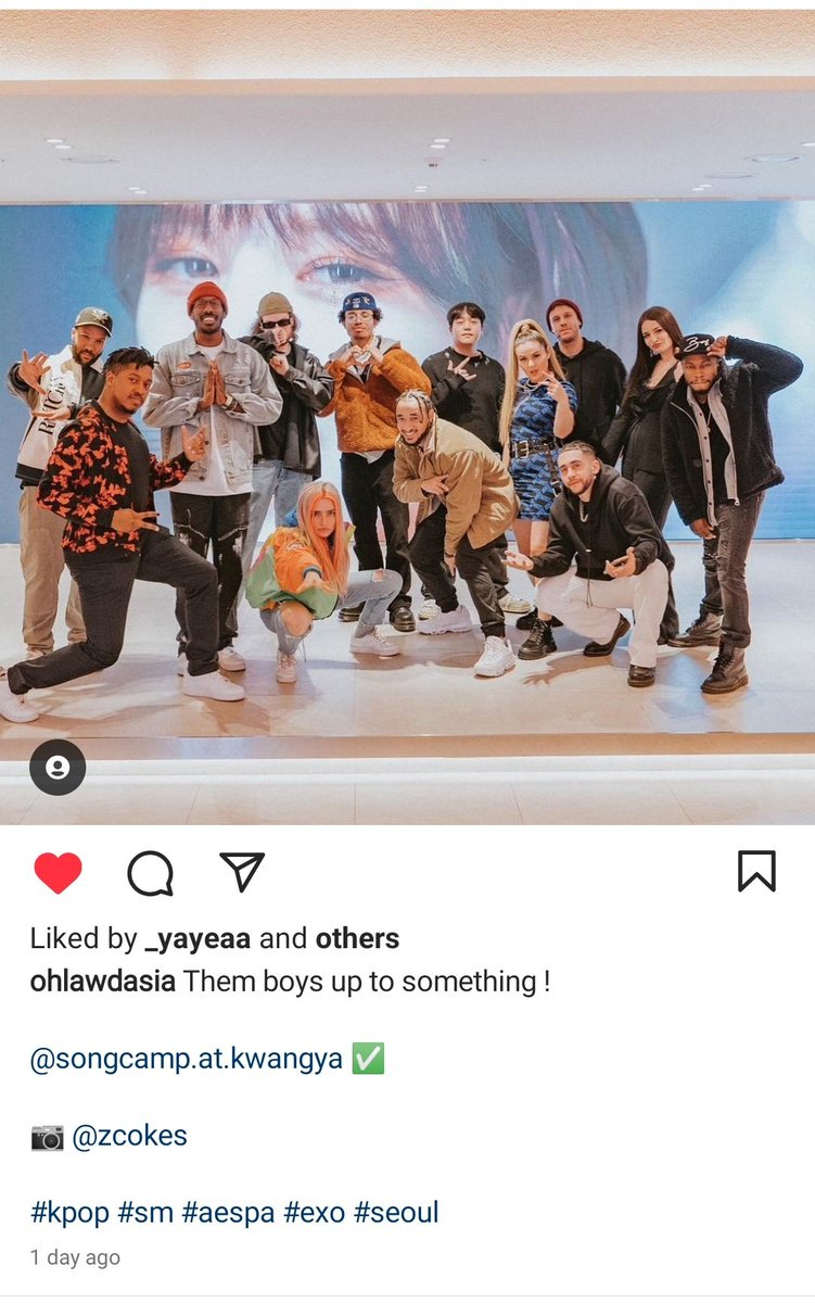 Ichi_exo_'s tweet photo. OMG you guys @.lawdasia liked and replied to me😭😭
EXO COMEBACK OT9 IT IS😭😭😭
@weareoneEXO @layzhang @B_hundred_Hyun https://t.co/T4F3gT2lWX