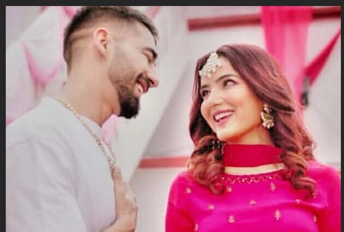 Nishi95388419's tweet photo. 341M views competed on
#PaniDiGal ❤
Many more to come🎉🎉
#Jasminder chemistry ❤❤
@Jasminbhasin @maninderbutter3
@WhiteHillMusic_
#JasminBhasin #ManinderButter
#Jasminians https://t.co/tsprtylnRC