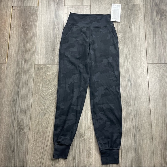 rebeccaclarkedc's tweet photo. So good I had to share! Check out all the items I'm loving on @Poshmarkapp from @Renew_Resale #poshmark #fashion #style #shopmycloset #lululemonathletica #victoriassecret #tylerbe: https://t.co/1KZNIBarxx https://t.co/5btf4F06ud